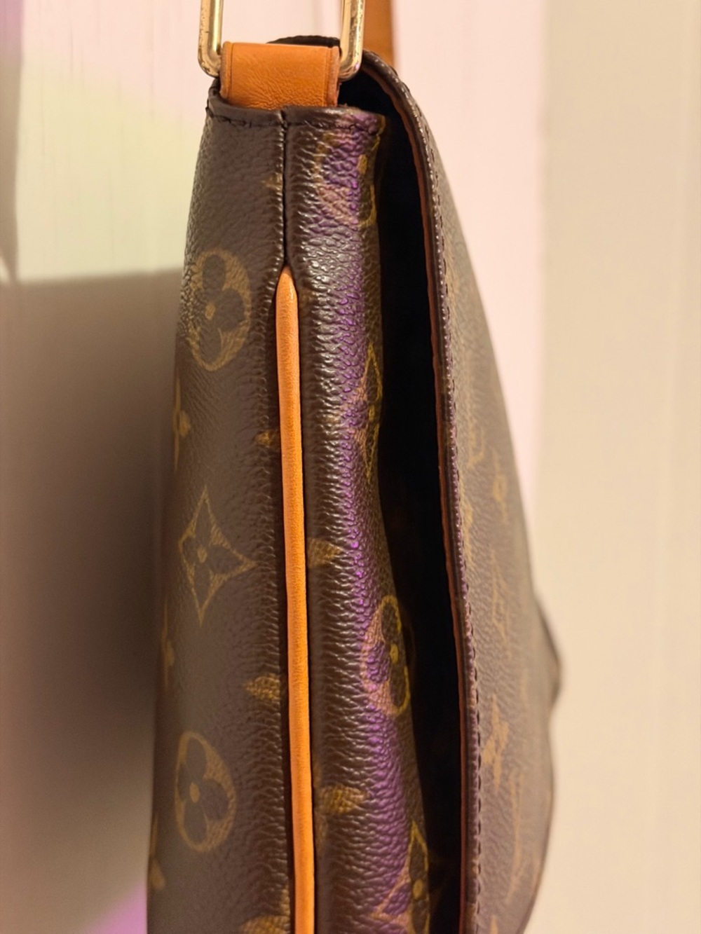 Louis Vuitton Vintage Monogram Crossbody Bag - Picture 4 of 14